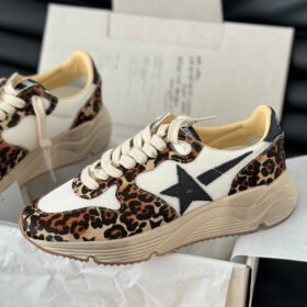 Running sole with black matte cowhide star and black matte cowhide leather heel