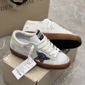 Super-Star with black glitter star and yellow matte cowhide leather heel