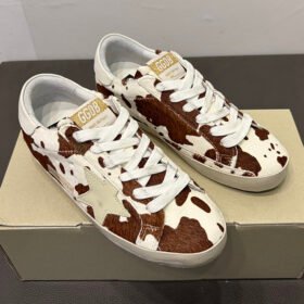 Super-Star with yellow matte cowhide star and white matte cowhide leather heel